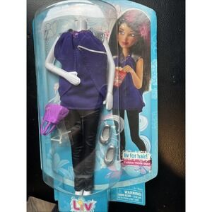 Liv clothes pack Girls Real Life Liv'n For Hair Fashion 2010 Spin Master
